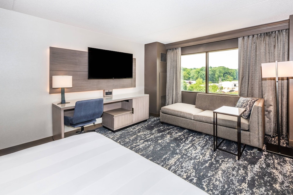 Pittsburgh Airport Marriott - photo 12