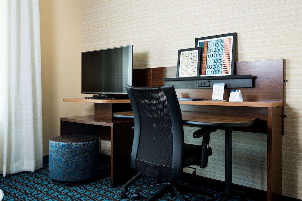 Fairfield Inn & Suites Rochester Mayo Clinic Area St. Marys - photo 13