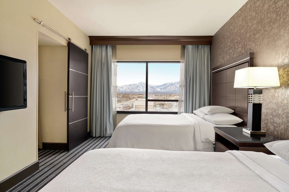 Embassy Suites by Hilton Salt Lake West Valley City - photo 33