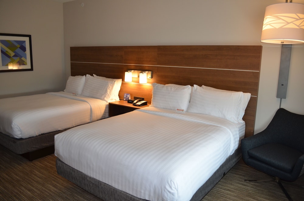 Holiday Inn Express & Suites Charlotte NE University Area by IHG - photo 25