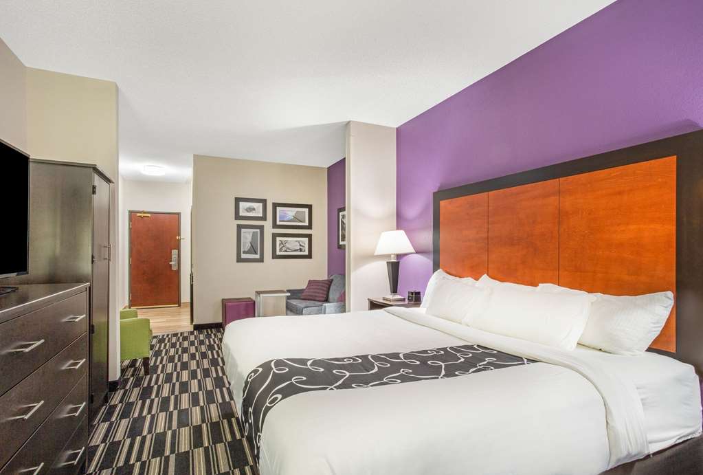 La Quinta Inn & Suites by Wyndham Norwich Plainfield Casino - photo 13