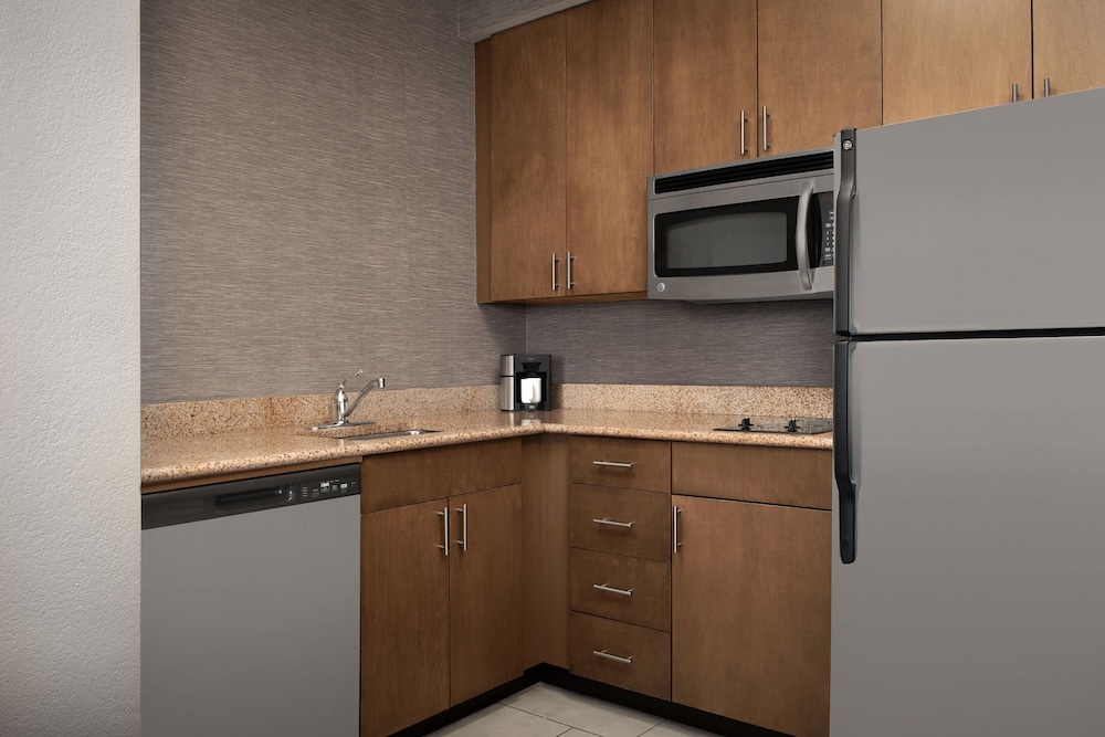 Residence Inn by Marriott Greensboro Airport - photo 18