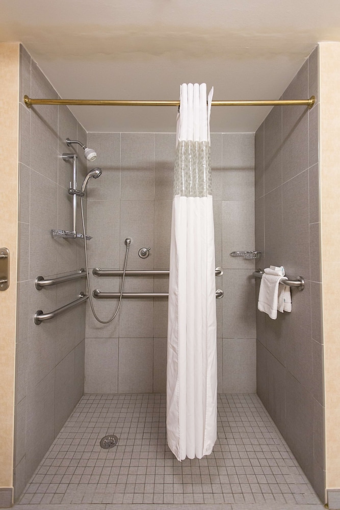 Hampton Inn & Suites Parsippany North - photo 20