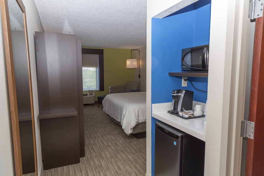 Holiday Inn Express Clayton by IHG - photo 8