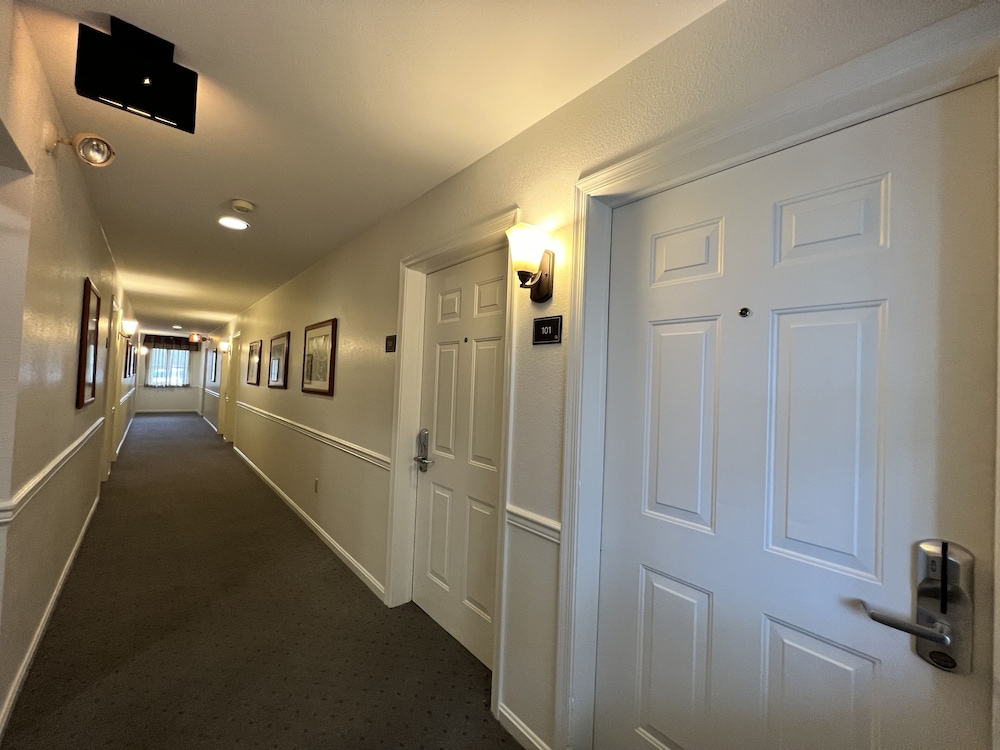 Inn at Cemetery Hill - photo 16