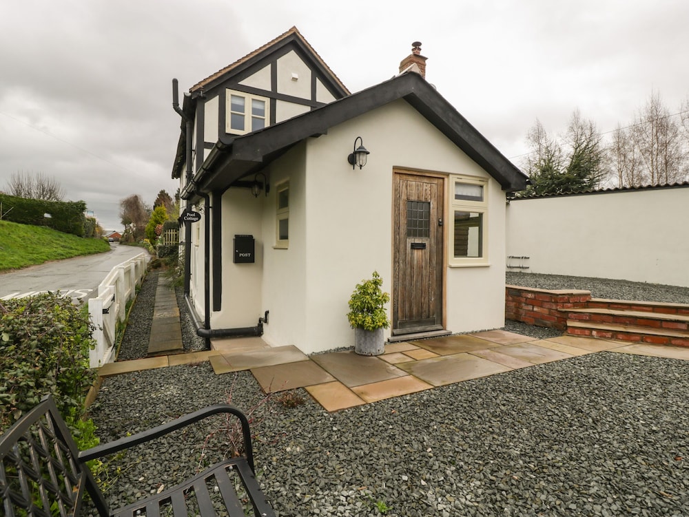 Pool Cottage — 4-Star Luxury Hotel in Hereford, United Kingdom
