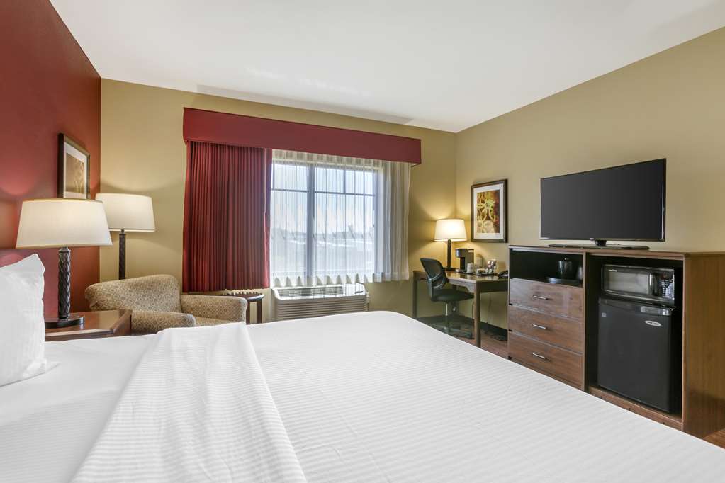 Best Western Plus Chandler Hotel & Suites - photo 17