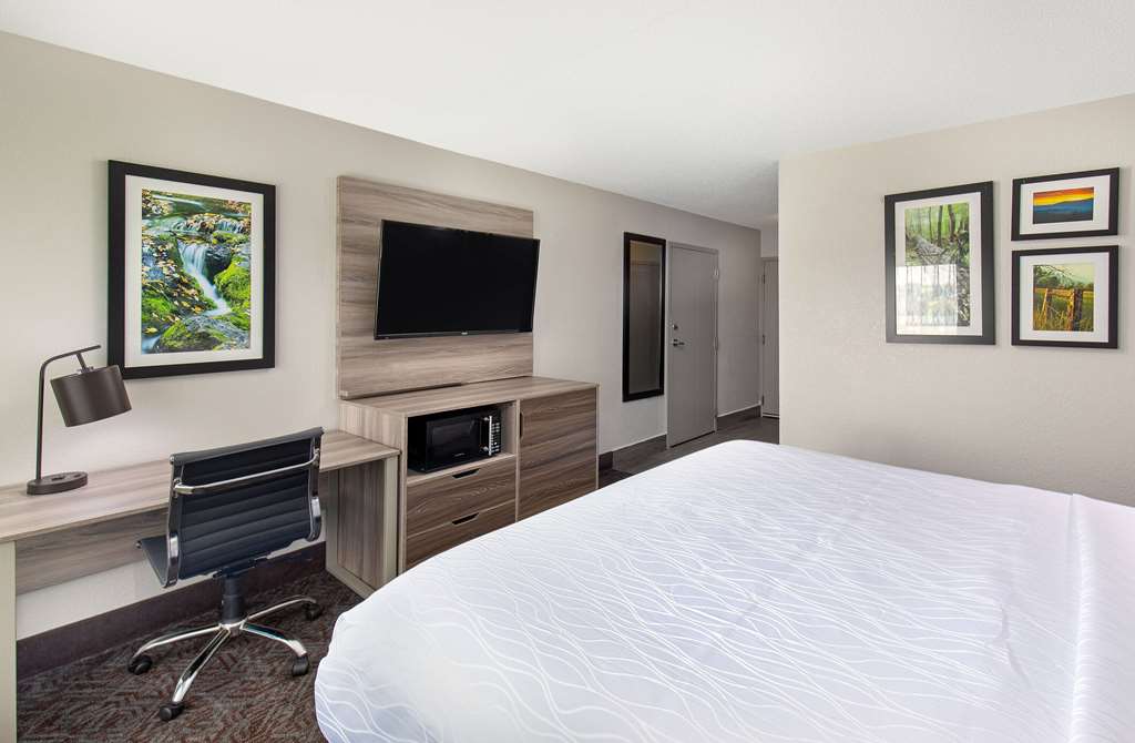 La Quinta Inn by Wyndham Pigeon Forge Dollywood - photo 19
