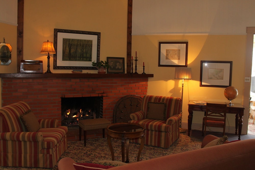 The Hotel Limpia - photo 6