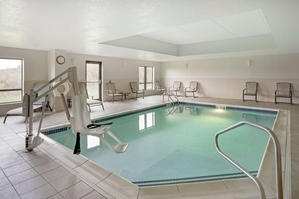 Comfort Suites Bloomsburg - photo 33