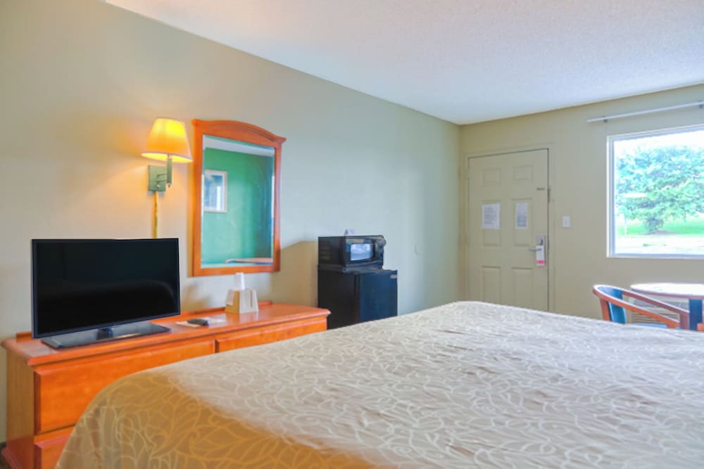 Economy Inn by OYO Ashburn I 75 - photo 9