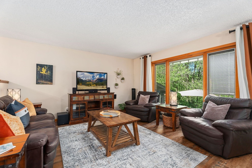 Close to Trails Parks & Open Space Amazing Yard in Fort Collins, United States