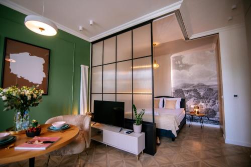 Apartamenty Chopina Stare Miasto Zamość Prywatny Parking Apartamenty Dwuosobowe Apartamenty Czteroosobowe z Prywatną Sauną — 4-Star Luxury Hotel in Zamosc, Poland
