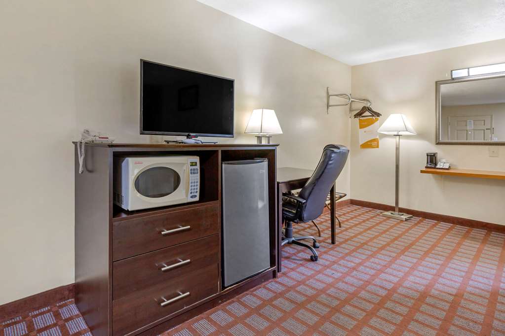 Econo Lodge Woodstock Shenandoah Valley I 81 - photo 24