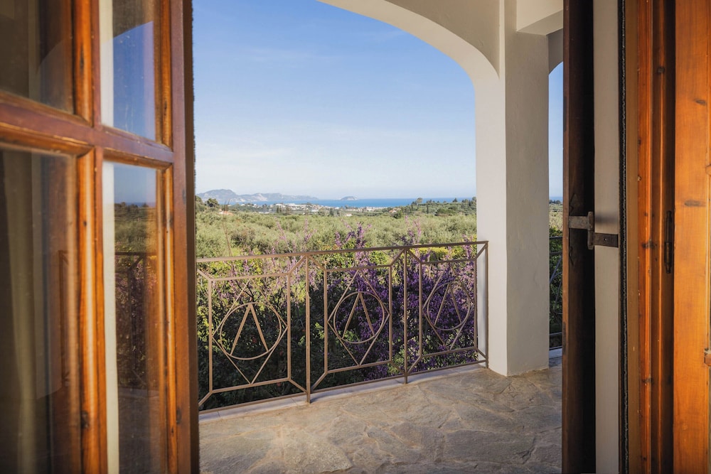 MyThea Villa — 4-Star Luxury Hotel in Lithakia, Greece