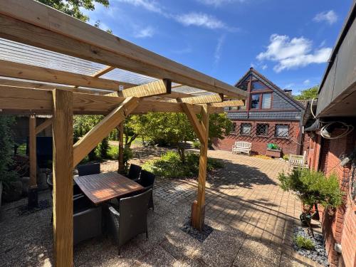 Fehmarn Presen Süd Ferienhaus plus Anbauwohnung für bis zu 7 Personen in Strandnähe — carbon neutral stay, Fehmarn