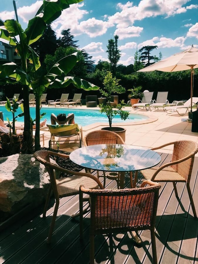Aquilon - carbon neutral hotel in Unknown City