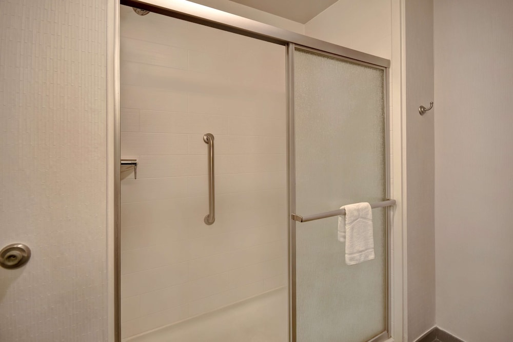 Hampton Inn & Suites Columbia South Fort Meade Area - photo 37