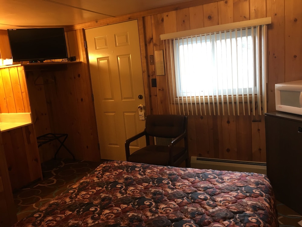 Hilltop Motel - featured photo