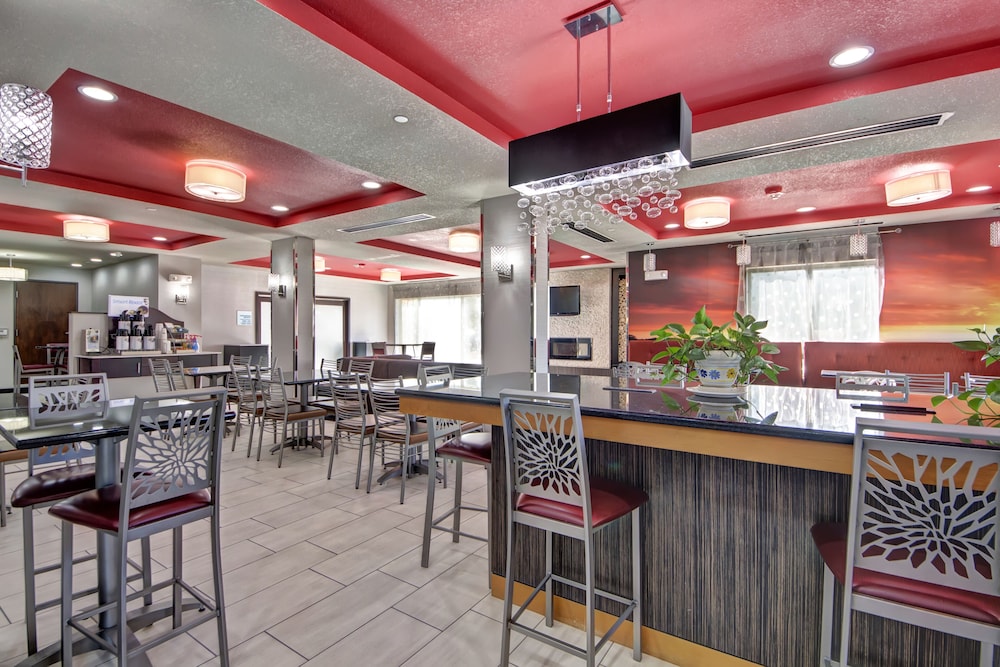 Holiday Inn Express & Suites Oklahoma City North by IHG - photo 25