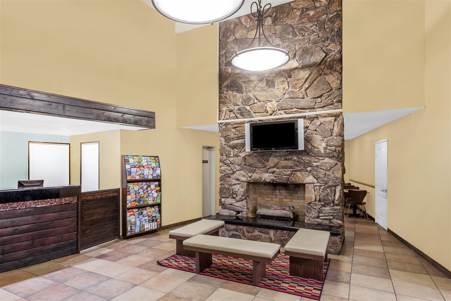 Super 8 by Wyndham Oceanside Marty’s Valley Inn in Oceanside, United States