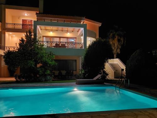 Seaside Villa Lagonisi — 4-Star Luxury Hotel in Kalyvia Thorikou, Greece