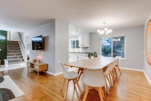 A Great Location Modern Home With A Hot Tub — 4-Star Luxury Hotel in Arvada, United States