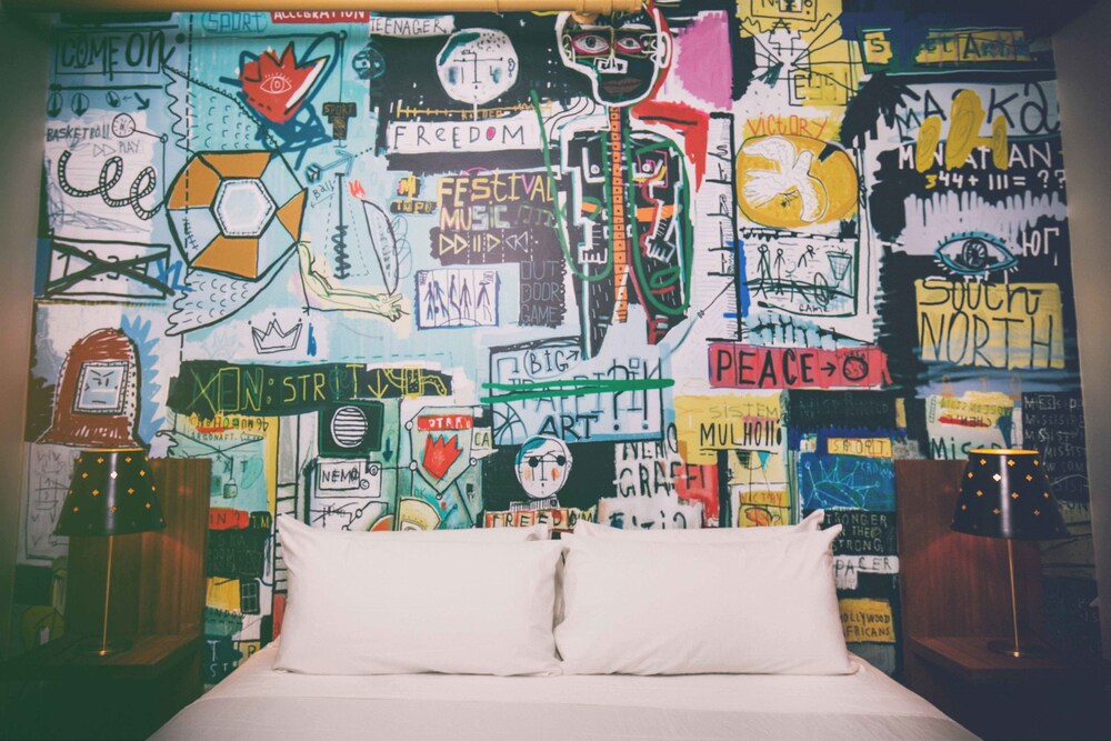 Crash Hotel Downtown Edmonton in Edmonton, Canada