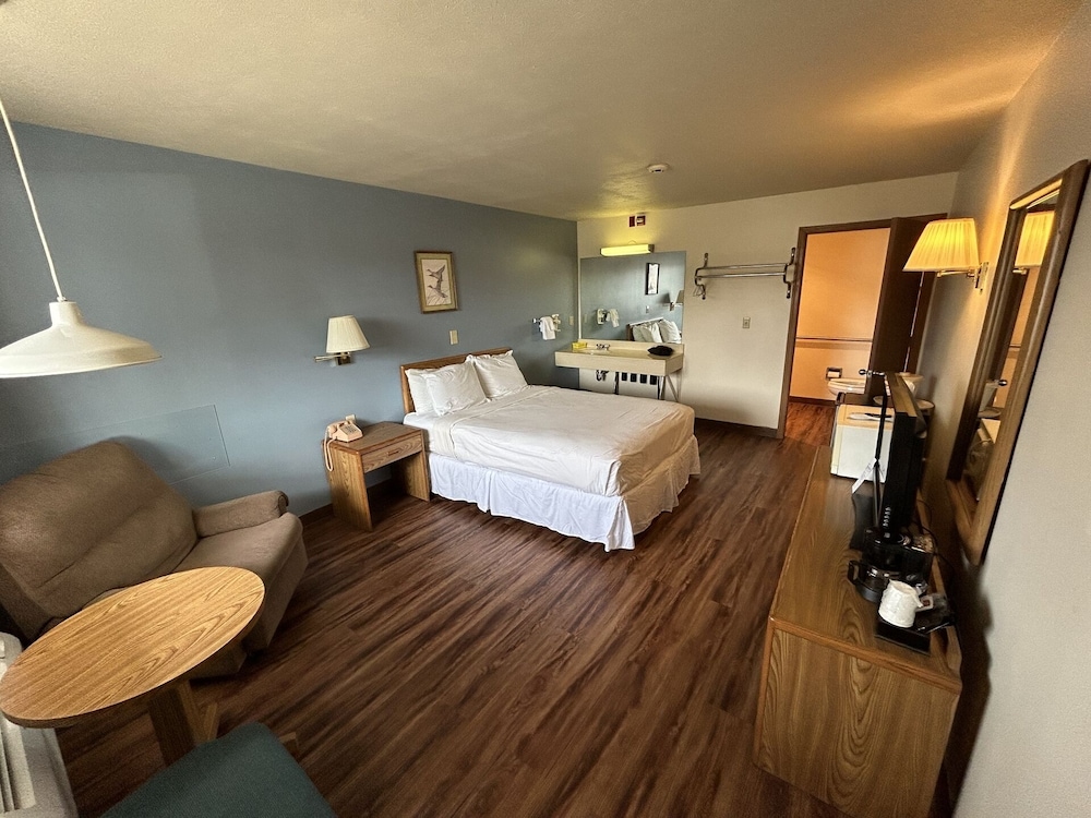 Valley Inn and Suites - photo 7