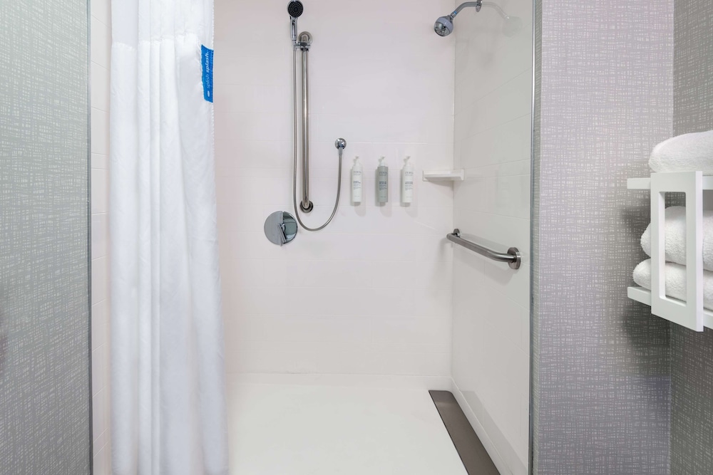 Hampton Inn Boston Bedford Burlington - photo 26
