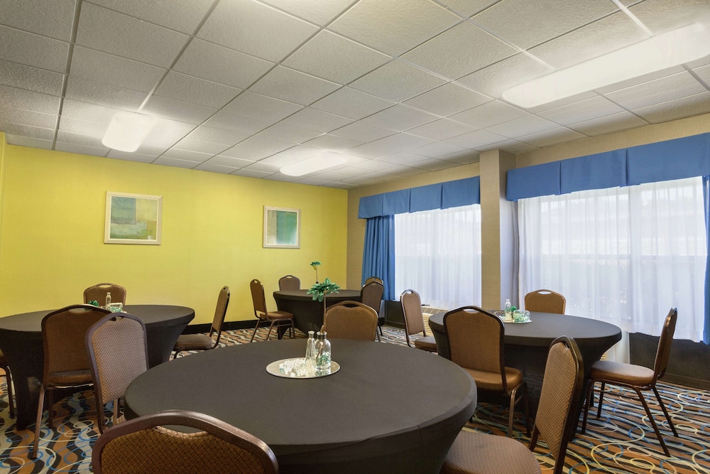 Hampton Inn Birmingham Trussville - photo 41