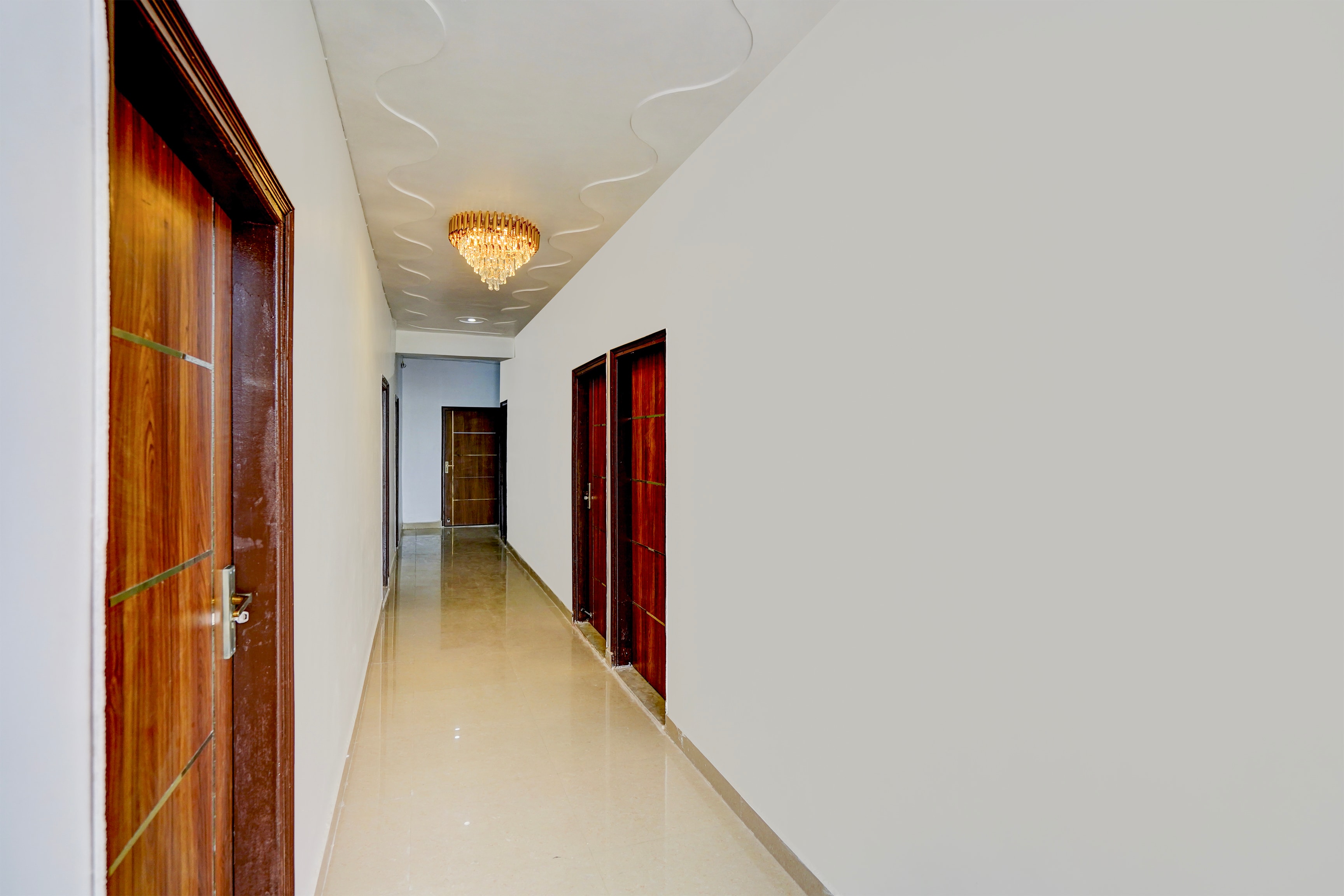 Hotel O Sweet Home Guest House — Greater Noida