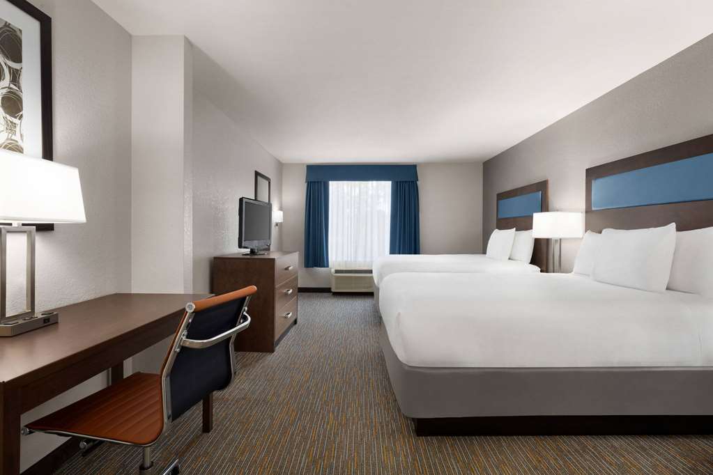 Wingate By Wyndham Southport - photo 13