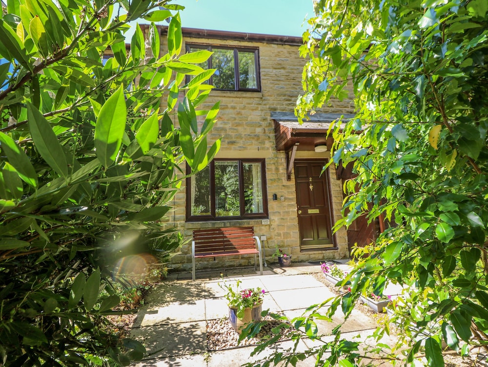 Avaelie House — 4-Star Luxury Hotel in Hebden Bridge, United Kingdom