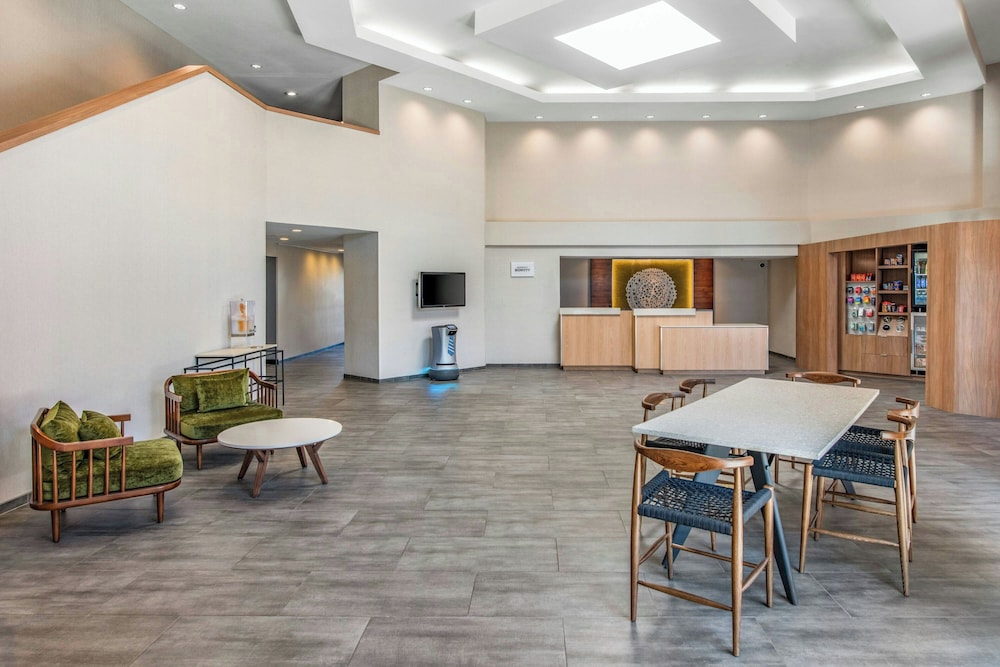 Fairfield Inn & Suites by Marriott San Jose Airport - photo 2