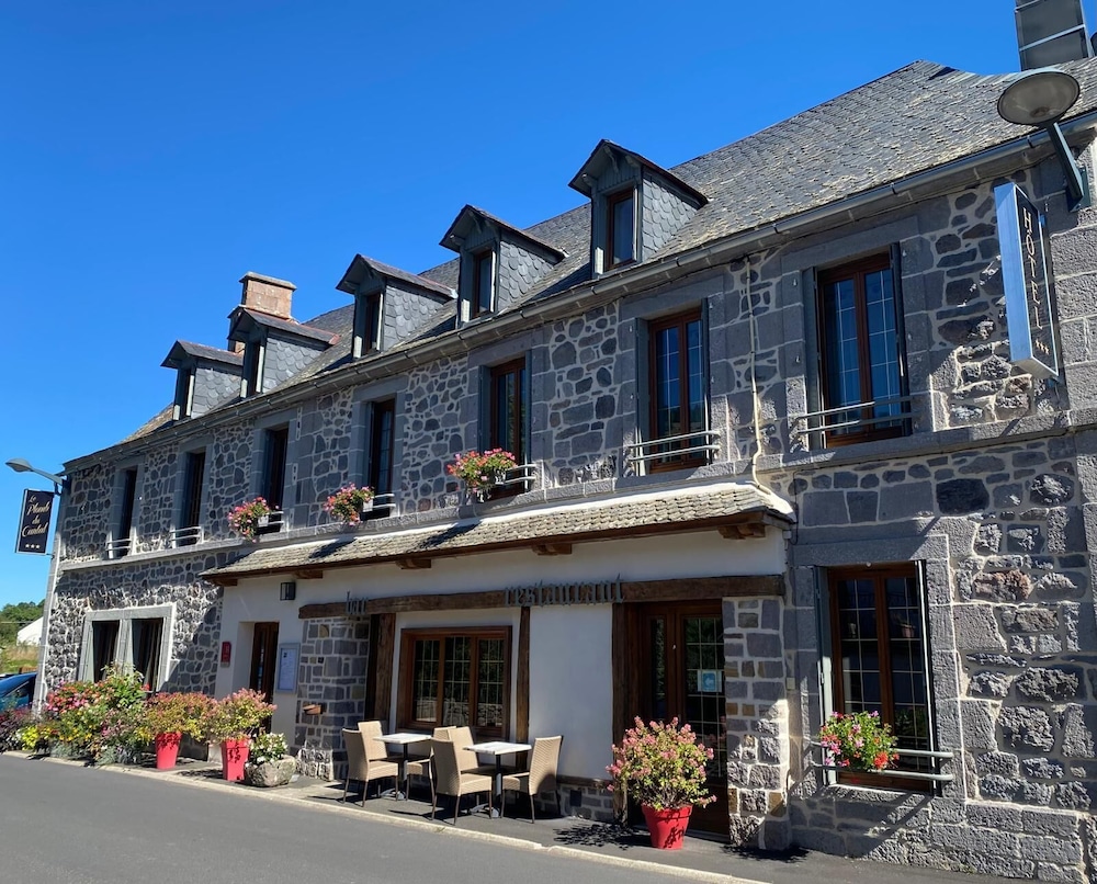 Hotel Restaurant Du Plomb du Cantal in Saint-Flour, France