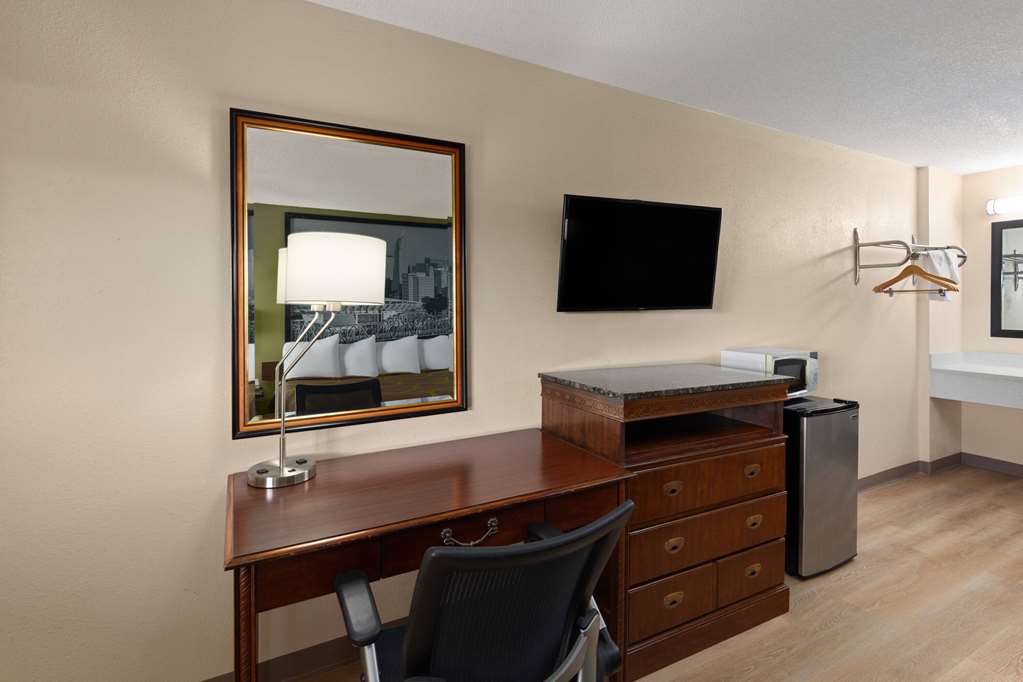 Super 8 by Wyndham Fort Mitchell Cincinnati Area - photo 22
