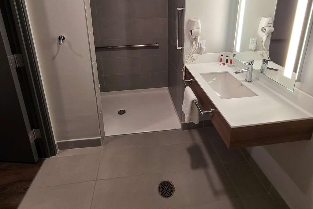 Microtel Inn & Suites by Wyndham Milford - photo 16