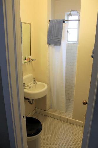 Blue Swallow Motel - photo 26