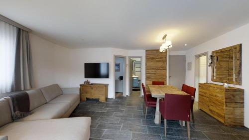 Grischalva 2 Celerina — 4-Star Luxury Hotel in Celerina, Switzerland