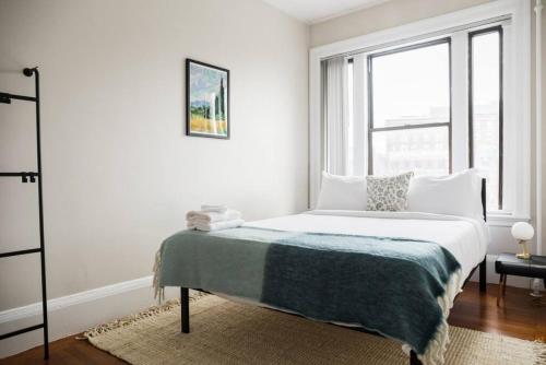 Chic Fenway 1b Perfect Location — 4-Star Luxury Hotel in Boston, United States
