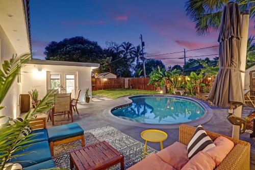 Newly Renovated w Heated Saltwater Pool & Hot Tub — 4-Star Luxury Hotel in Hollywood, United States