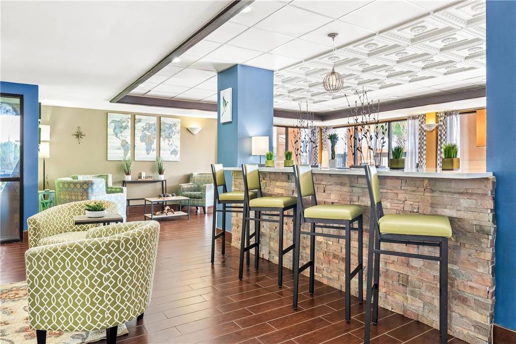 Quality Inn & Suites near Robins Air Force Base - photo 71