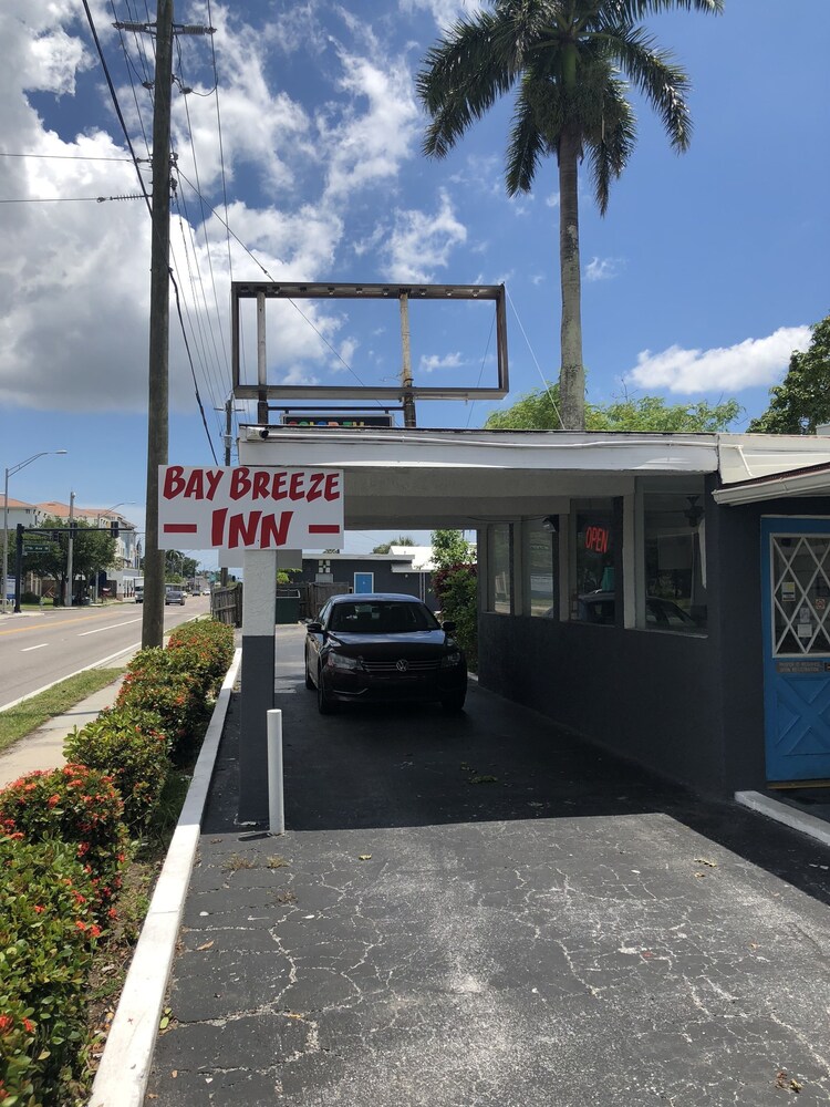 Bay Breeze Inn Bradenton Downtown - photo 15
