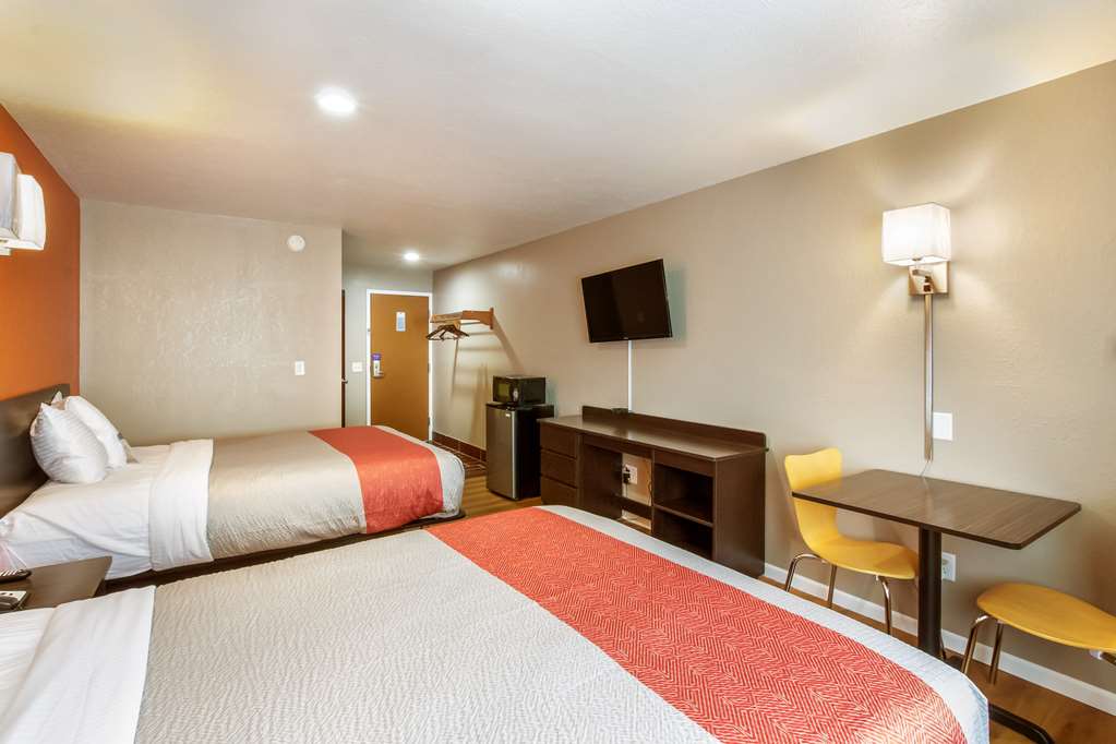 Motel 6 Rossford OH - photo 12