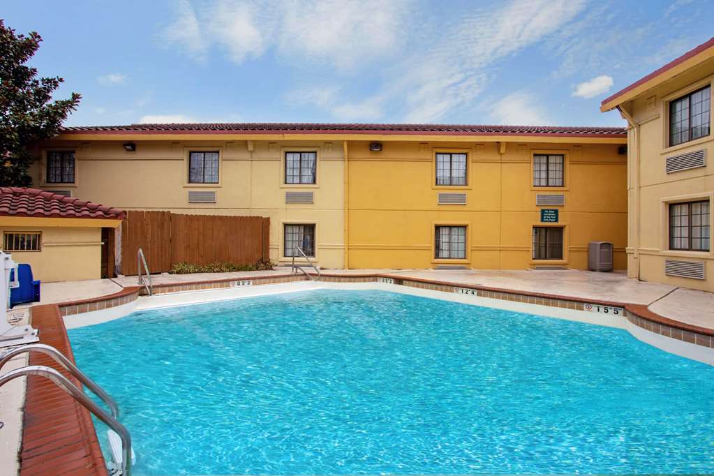 La Quinta Inn Lexington Horse Park - photo 14