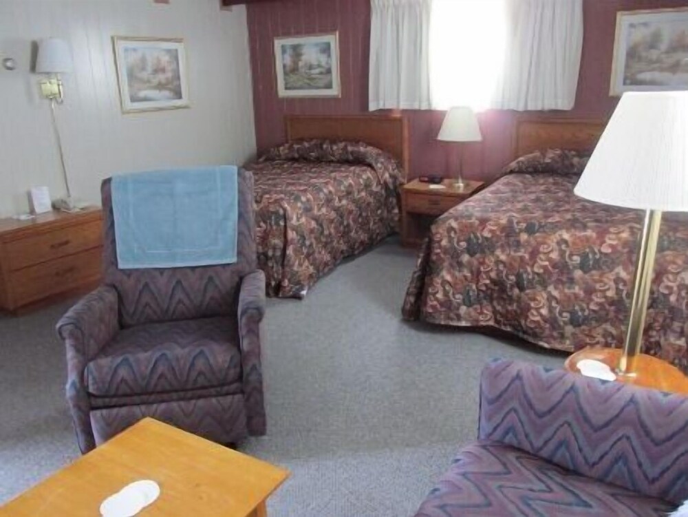 Elms Motel - photo 4