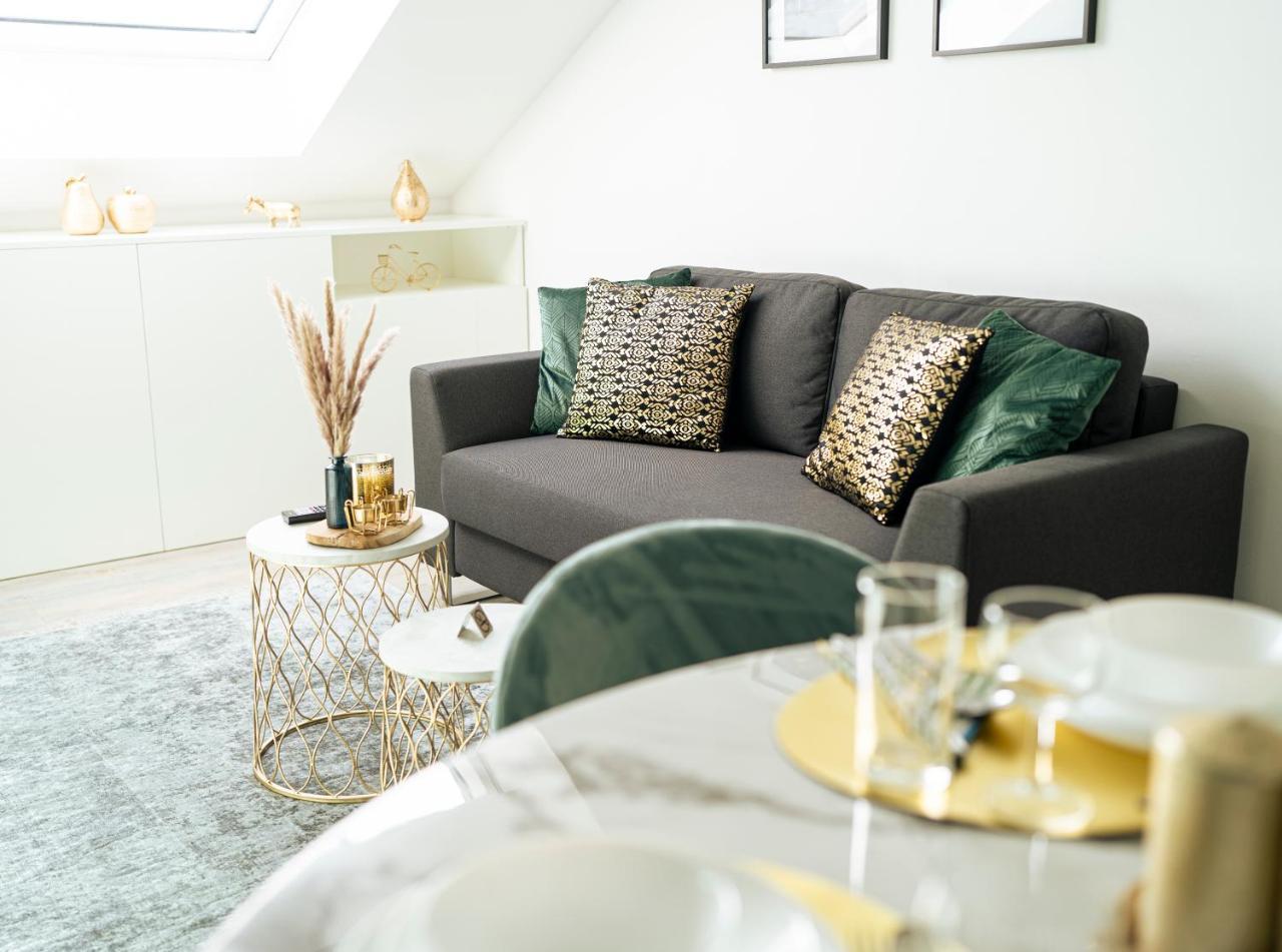 Deluxe Suite Parking Workspace — 4-Star Luxury Hotel in Giessen, Germany