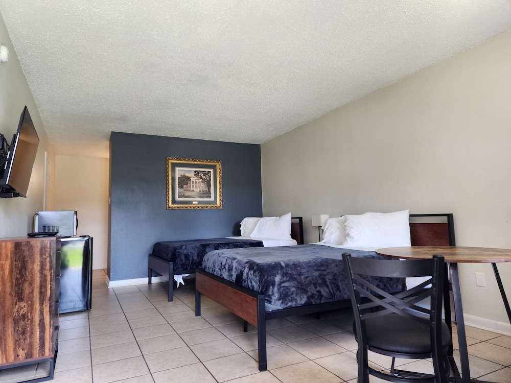 Red Carpet Inn Houma La — Houma