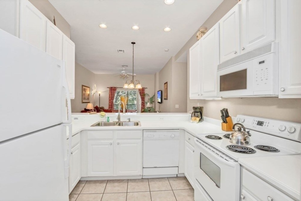 3 Bed In Resort Close To Disney 3 Bedroom Condo - photo 8